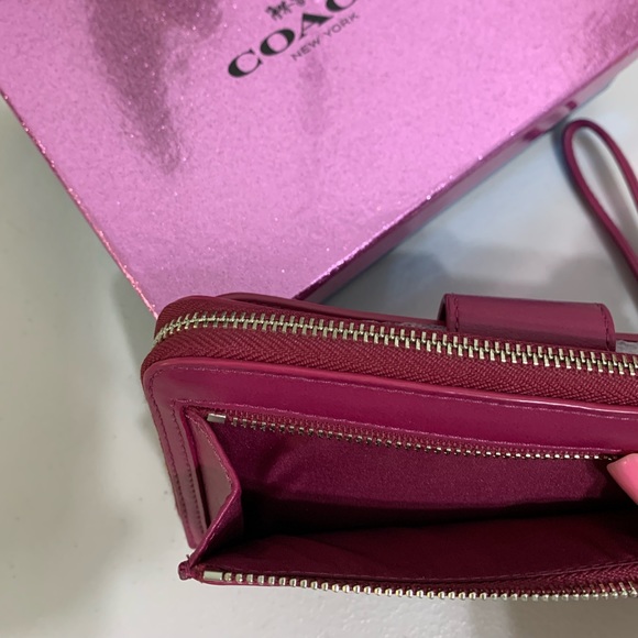 💕👜Coach Wristlet Wallet - Picture 5 of 8